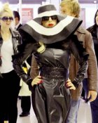 Lady-gaga-airport-costume-changes-07-450x559